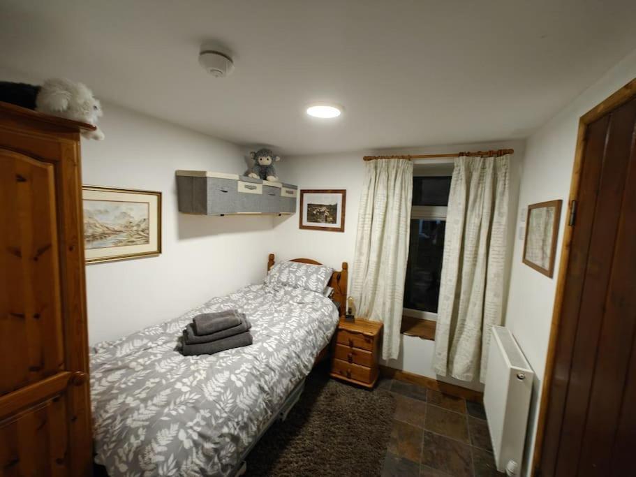 Welsh Miners Cottage Four Bedroom House Treherbert Экстерьер фото