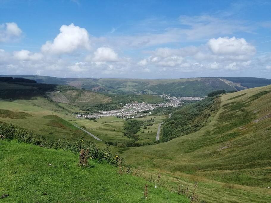 Welsh Miners Cottage Four Bedroom House Treherbert Экстерьер фото